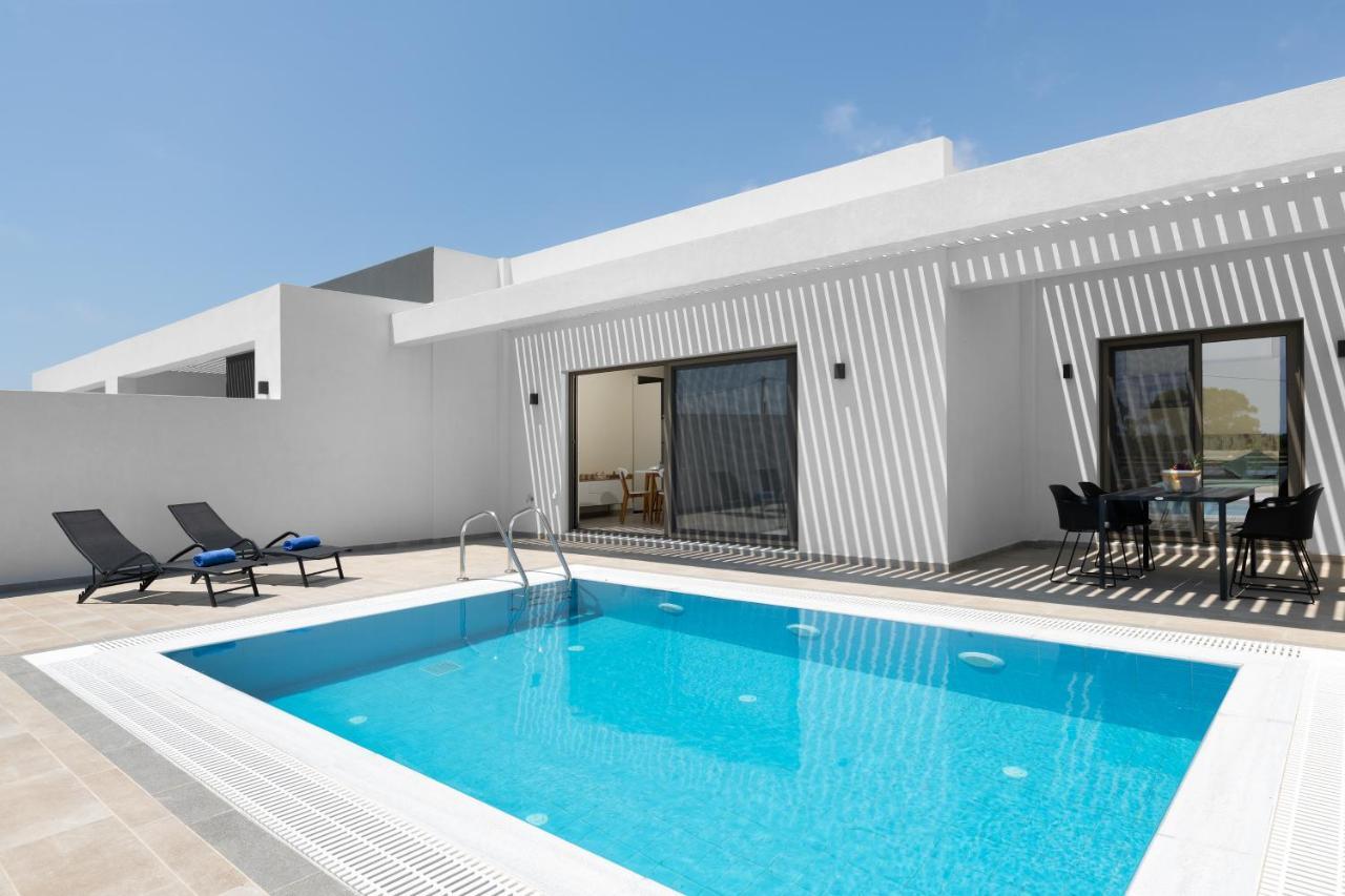 Armonia Suites غينادي المظهر الخارجي الصورة