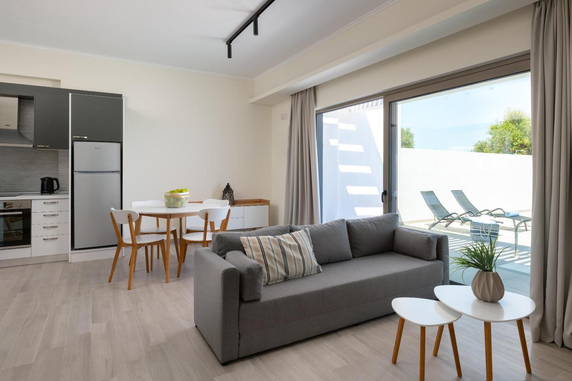 Armonia Suites غينادي المظهر الخارجي الصورة
