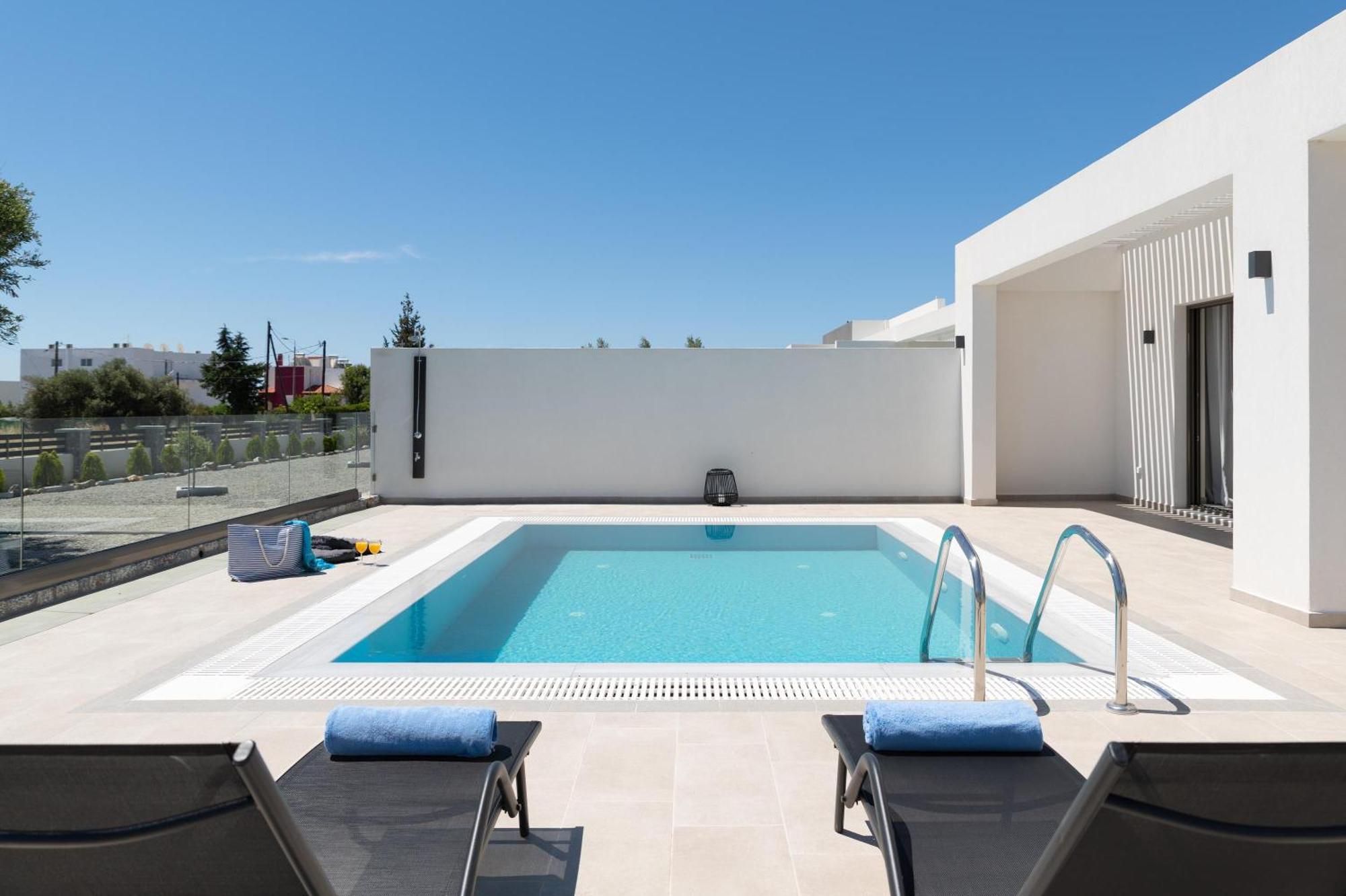 Armonia Suites غينادي المظهر الخارجي الصورة